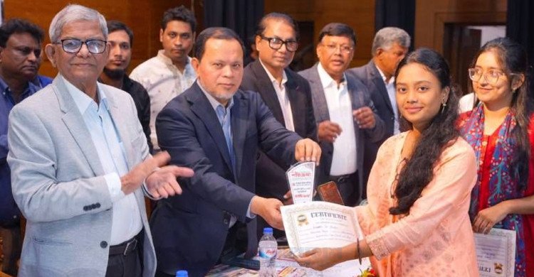 ঐক্যের অভাবে সমাজ ও রাষ্ট্র এগোতে পারছে না: ড. সবুর খান